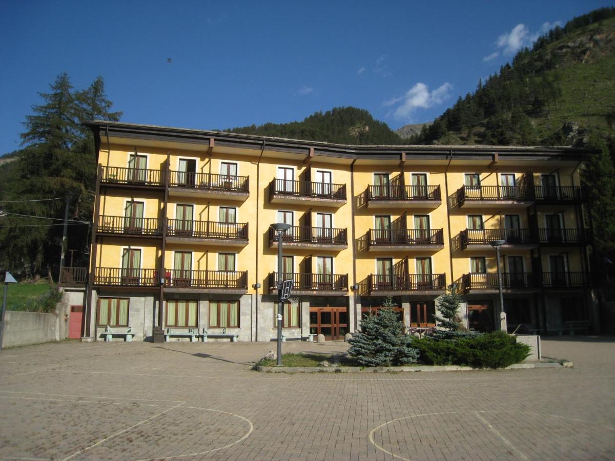 Casalpina Don Barra Hotell Pragelato Eksteriør bilde